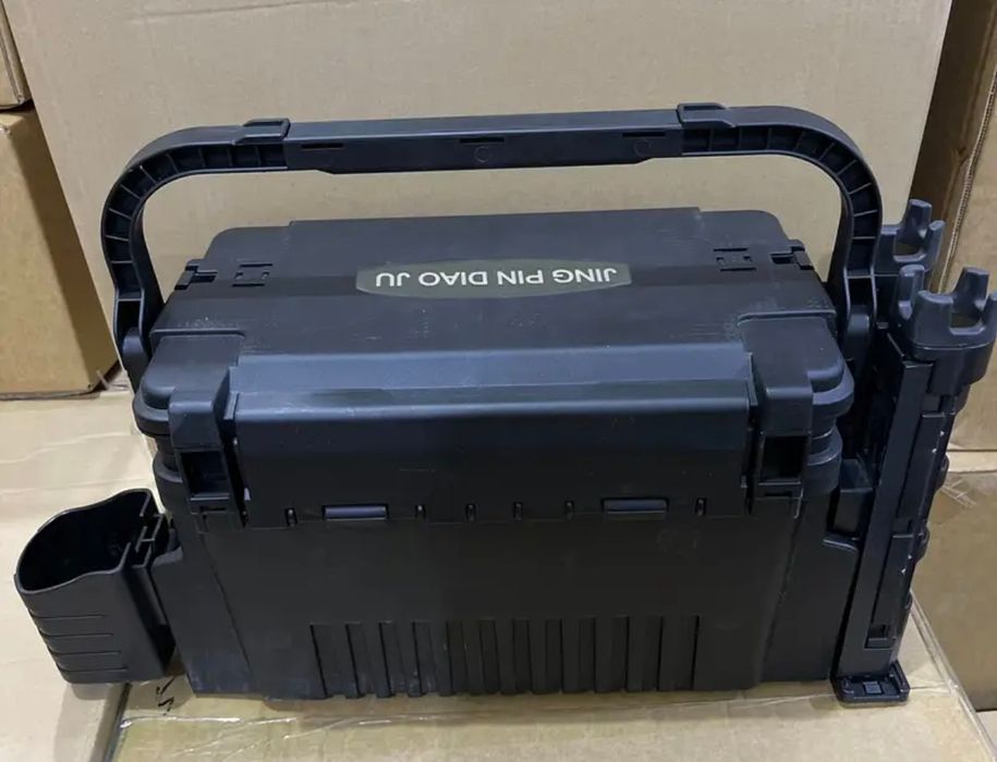 Ящик для рибалки. Ящик рибальский для снастей.