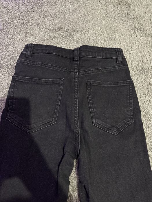 Завужені джинси