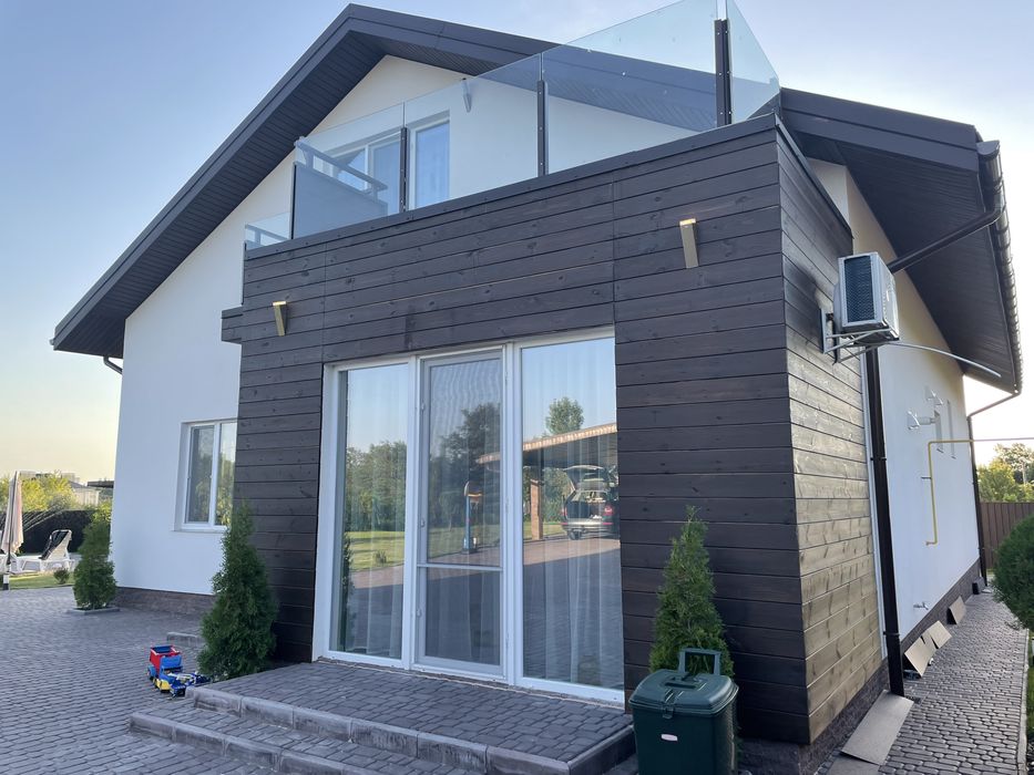 Гарний, Сучасний, добротний  будинок з басейном