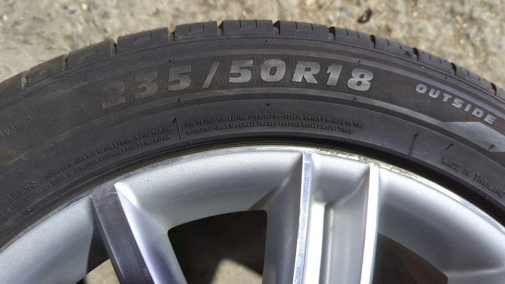 Дискі з шинами R18 235/50 з Volkswagen Tiguan 5N 2012