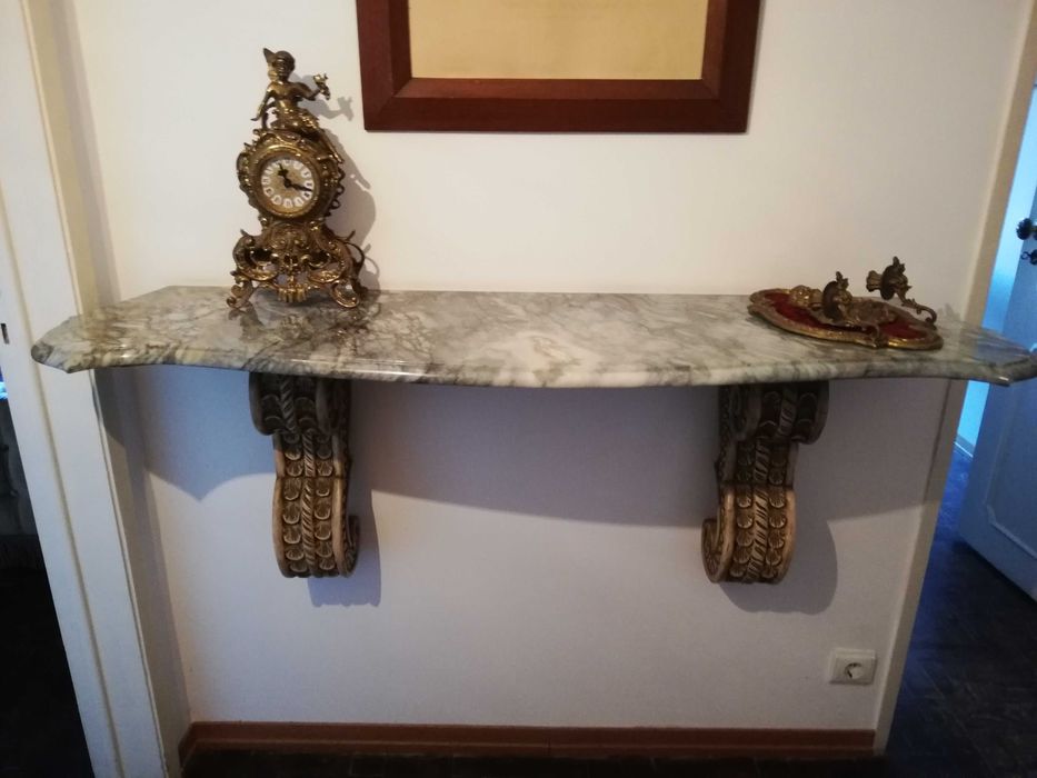 Consola de mármore, peça perfeita e única proveniente de África.