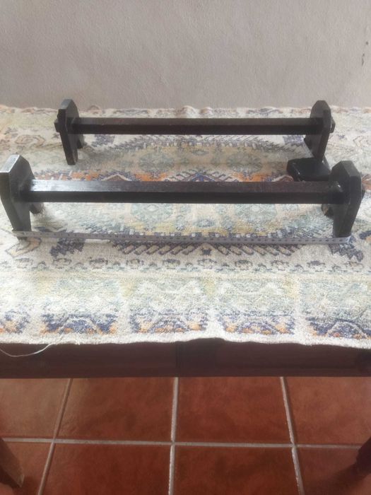 Pés para suporte de baú.