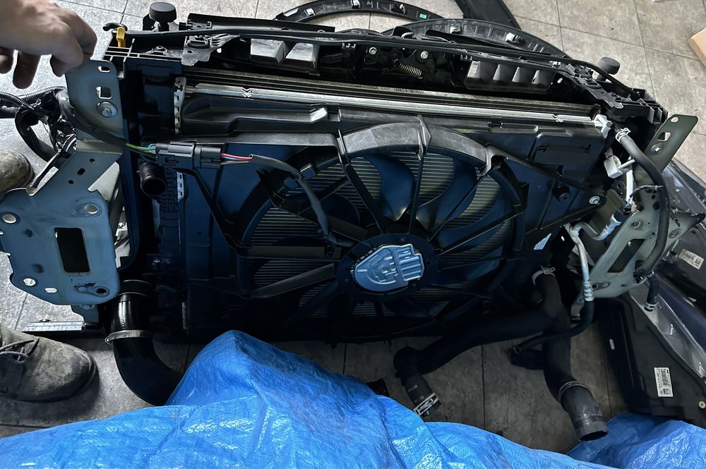 Ford Kuga frente em fibra radiadores farois farol otica centralina st