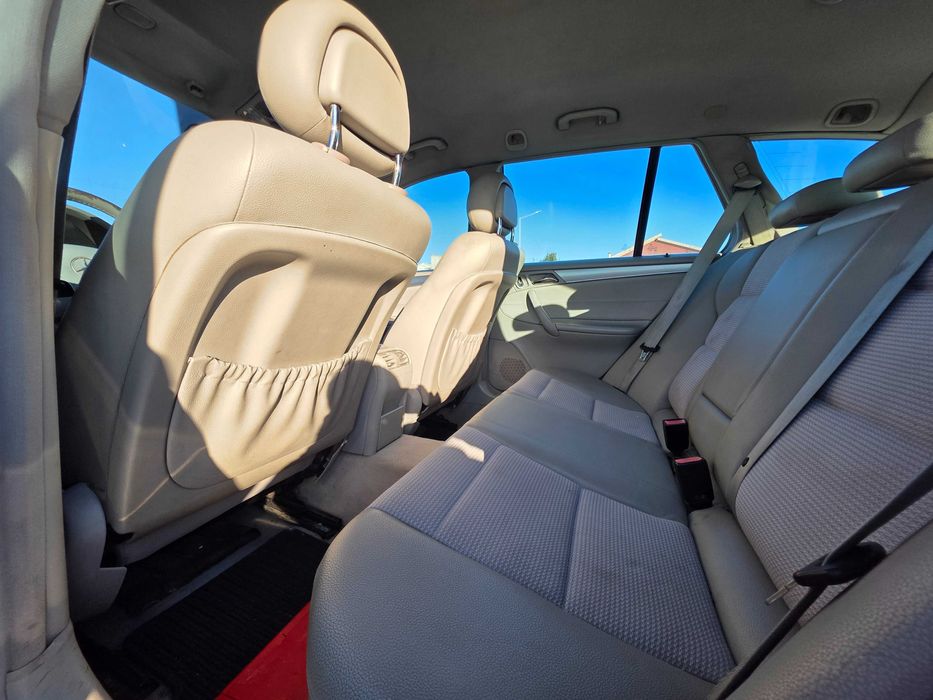 Carrinha Mercedes C220 Avantgarde Ano 2005 Mafra