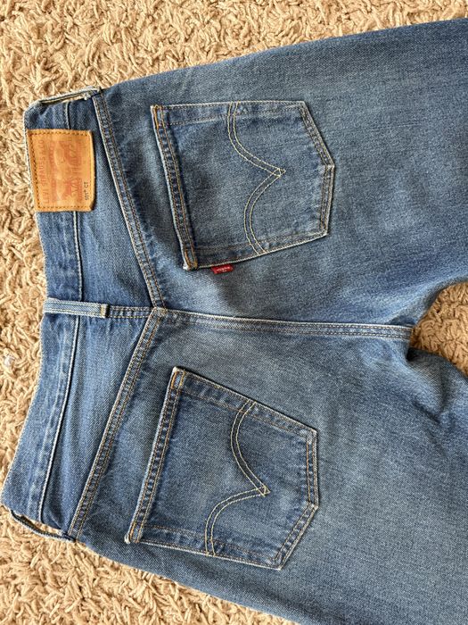 Класичні блакитні прямі джинси levis 501 original