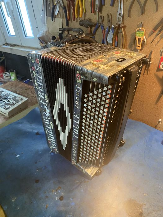 Acordeon Maugein Freres