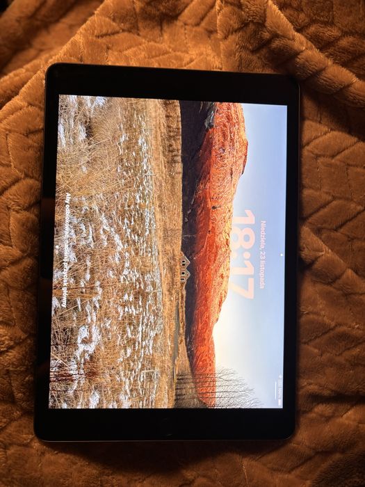 IPad 9 gen, z akcesoriami !!! Okajza Wrocław Fabryczna • OLX.pl