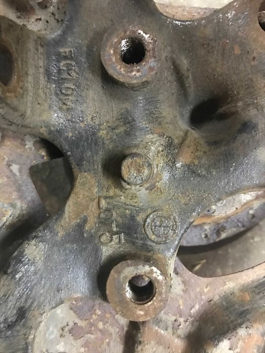 Кулаки поворотные (Цапфа) BMW E34