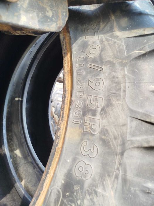 Opona rolnicza 270/95R38 i 11.2R38 Kleber