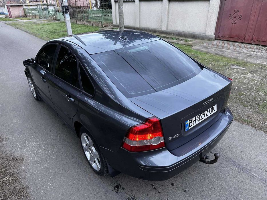 Volvo S40 в отличном состоянии (1,6 бензин, 2006 год)
