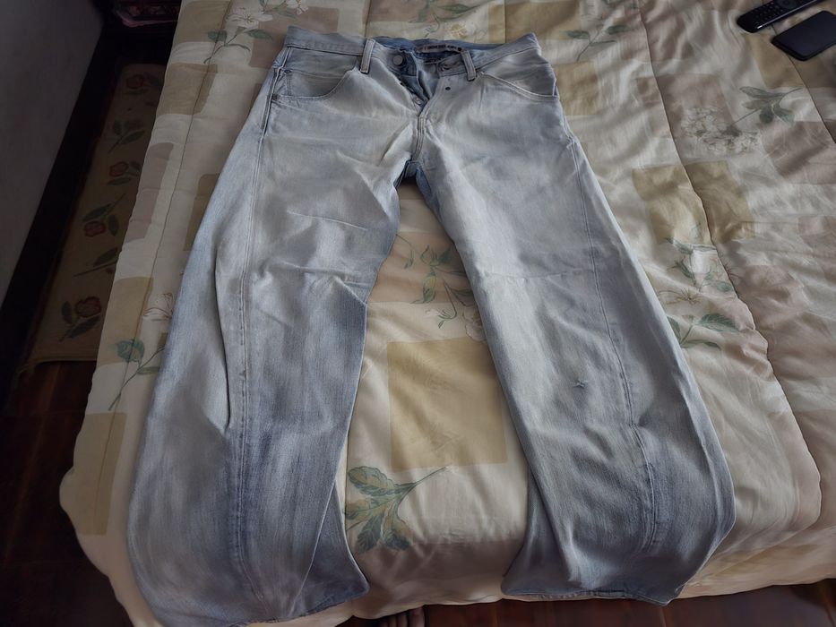 Dois pares calças levis engineered originais em bom estado
