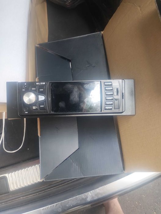 Продам магнітофон в робочому стані.