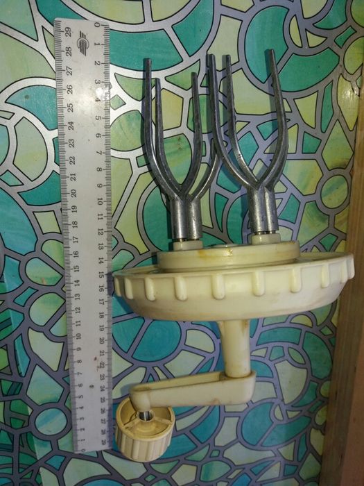 Миксер для приготовления смесей   яиц бытовой