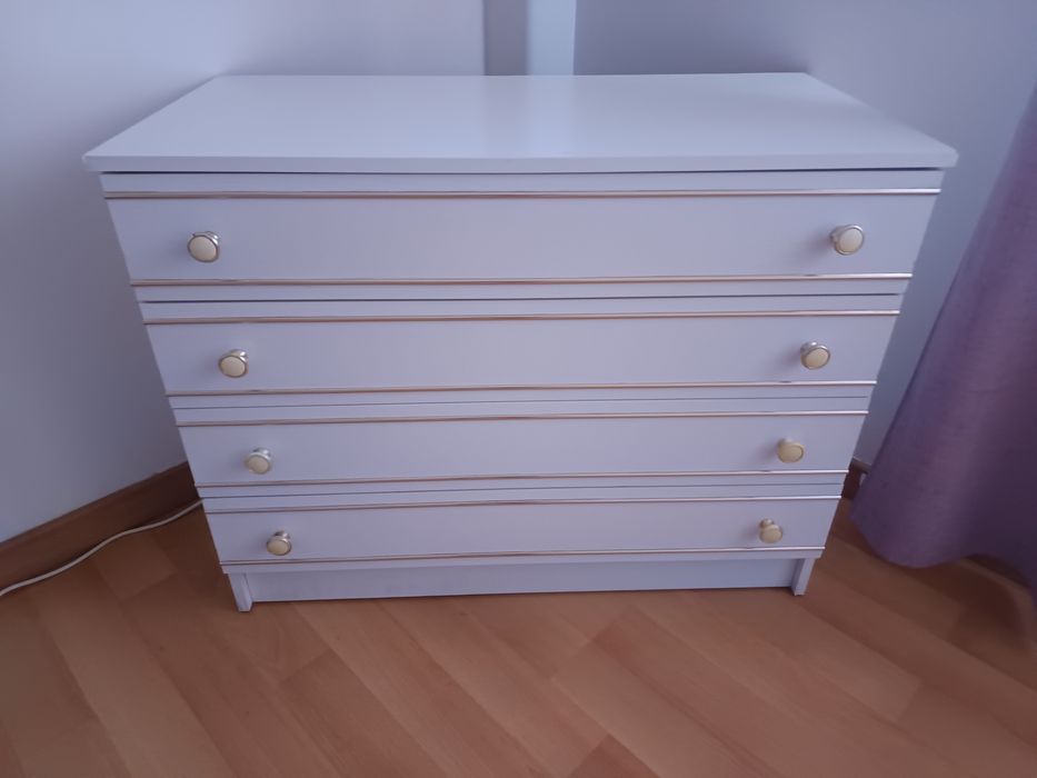Cómoda 4 gavetas