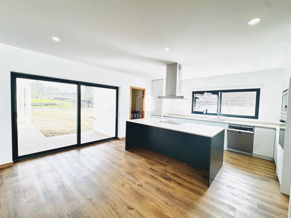 Moradia T4 térrea- Arada- Arrendamento