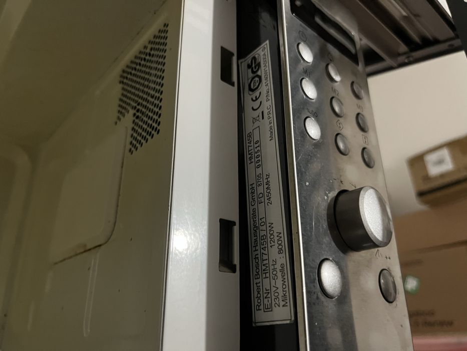 Microondas Bosch HMT745B para peças