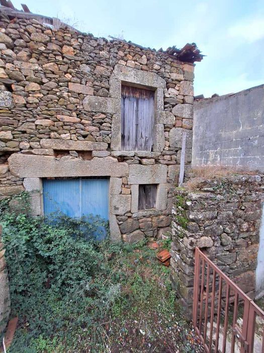 Casa em Ruínas para venda