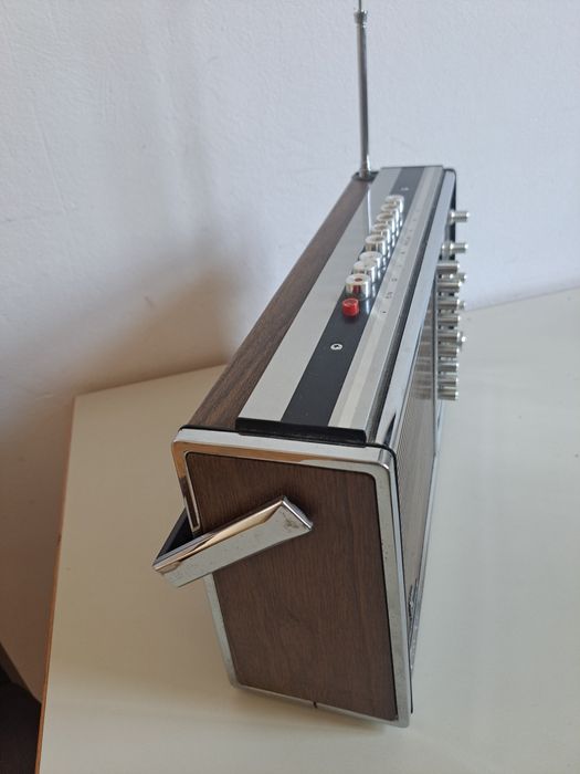 grundig luxus boy 210 радіоприймач