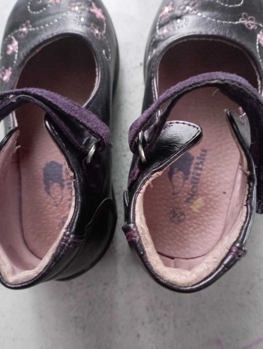 Buty wiosenne dla  dziewczynki 24
