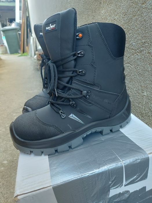 Botas de segurança Gaston Mille pretas com biqueira de fibra de vidro.