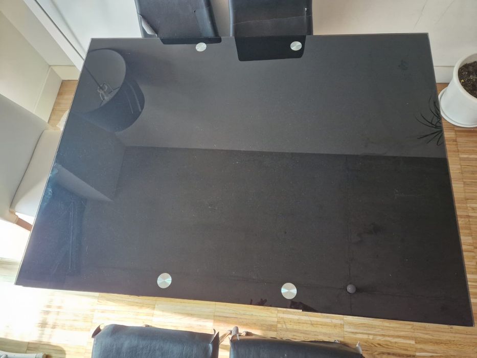 Mesa de vidro preta
