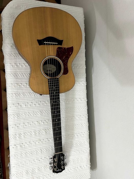 Vendo guitarra Taylor GS Mini para canhotos, com saco original