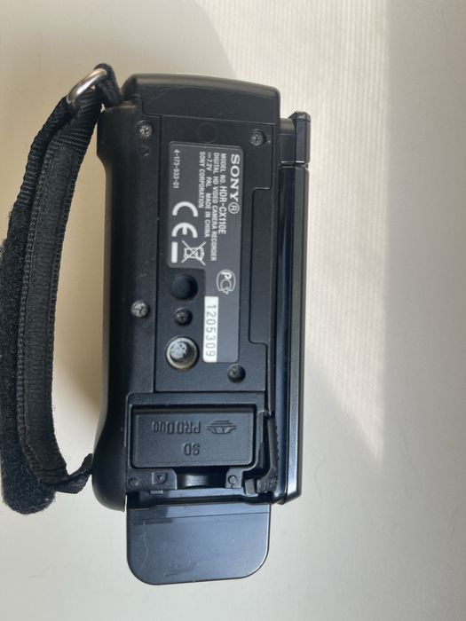 Продом видеокамеру SONY HDR -CX 110E