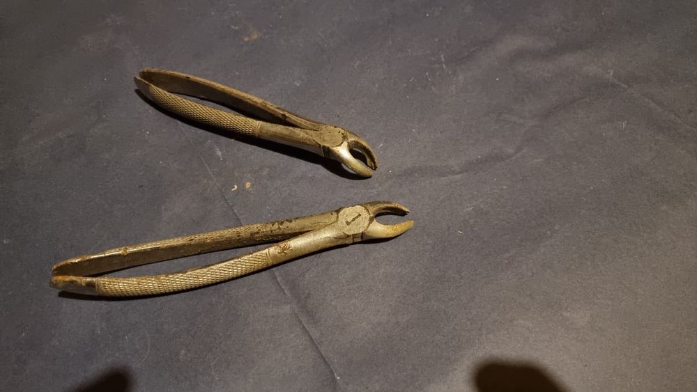 Stare kleszcze dentystyczne