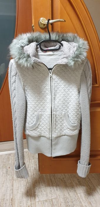 Осенняя кофта с капюшоном