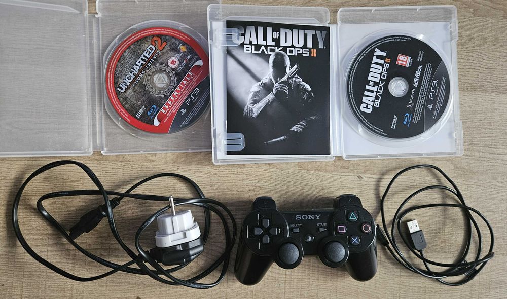 Sony PS3 Slim CECH-2004A 120GB + oryginalny DualShock 3 + 2 gry