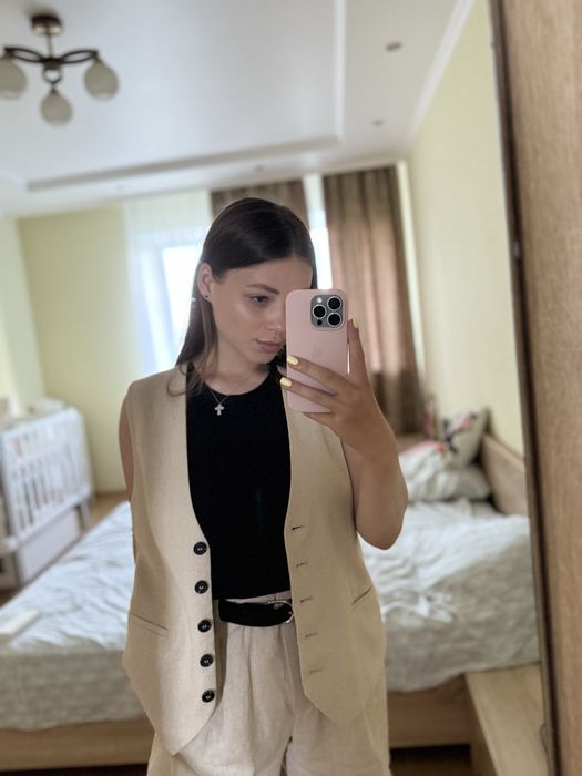 Лляний костюм від Zara