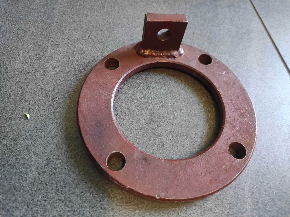 Wspornik łańcucha bocznego przykręcany do zwolnicy do T-25