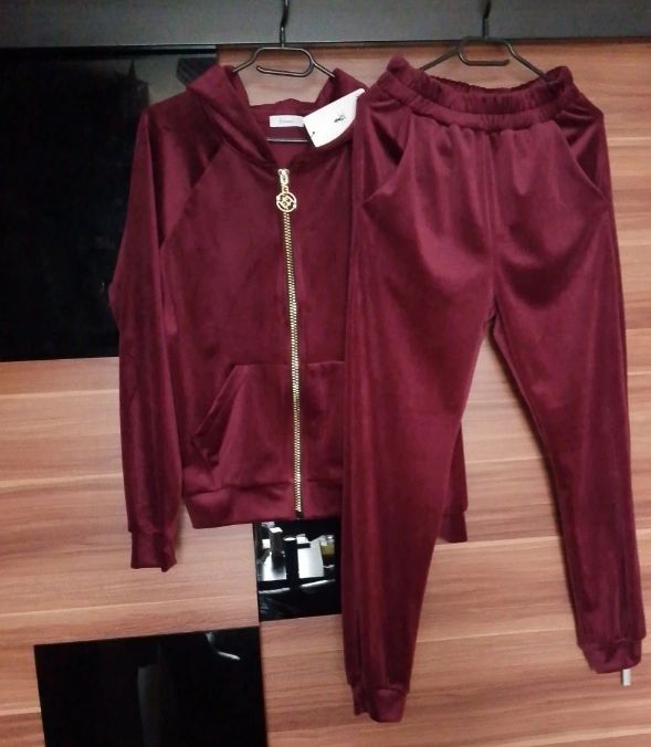 Dres welurowy nowy z  metkami butik