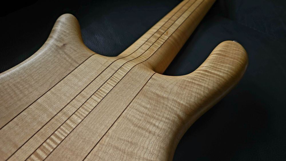 Warwick Streamer Stage 5 strun Bass Broad Neck basowa