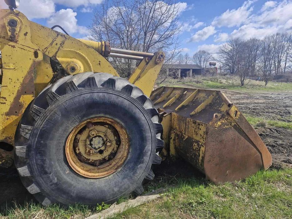 Фронтальний навантажувач К-702, погрузчик КІРОВЕЦЬ, К-700, з лопатою