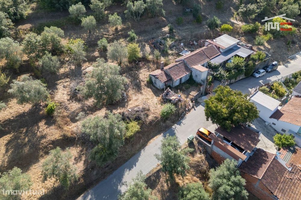 Moradia T2 Em Seiça Inserida Num Terreno Com 707 M²