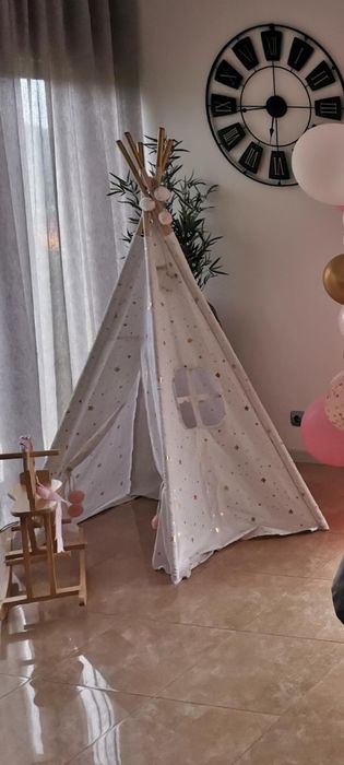 Tenda tipi Dourada e branca/rosa