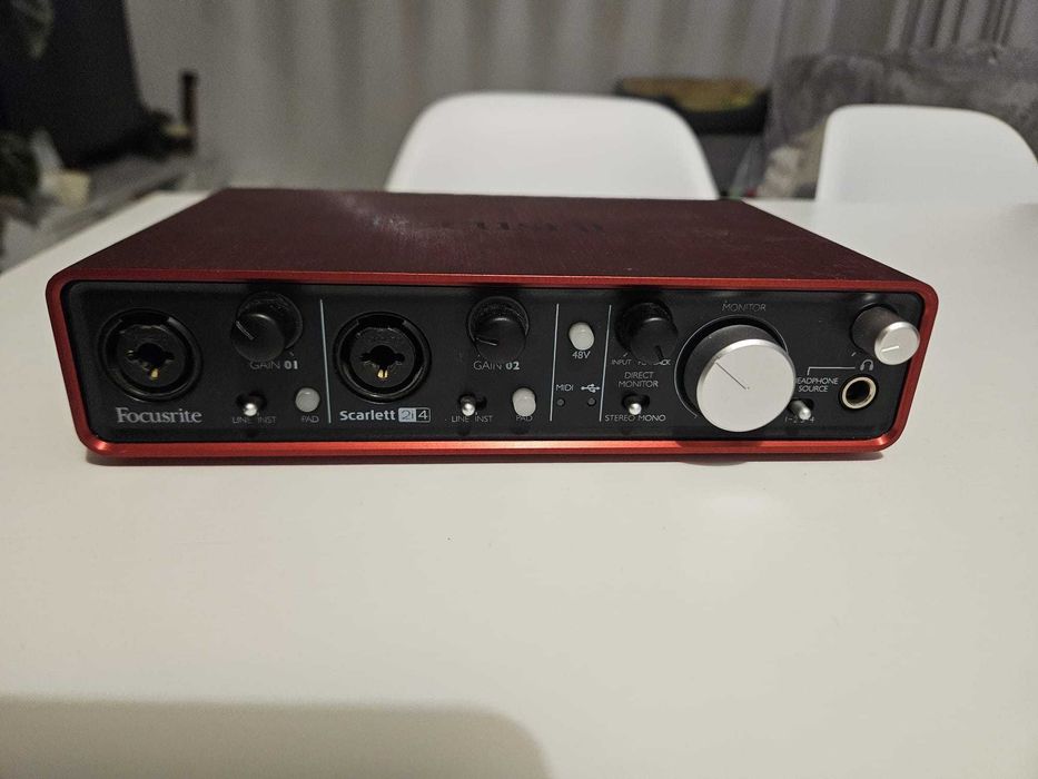 Focusrite Scarlett 2i4 (1ª Geração)