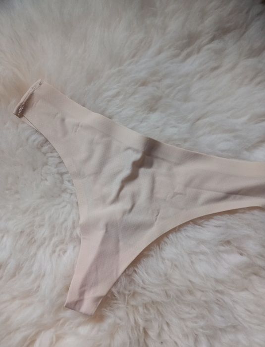 Majtki stringi nowe piękne XS S