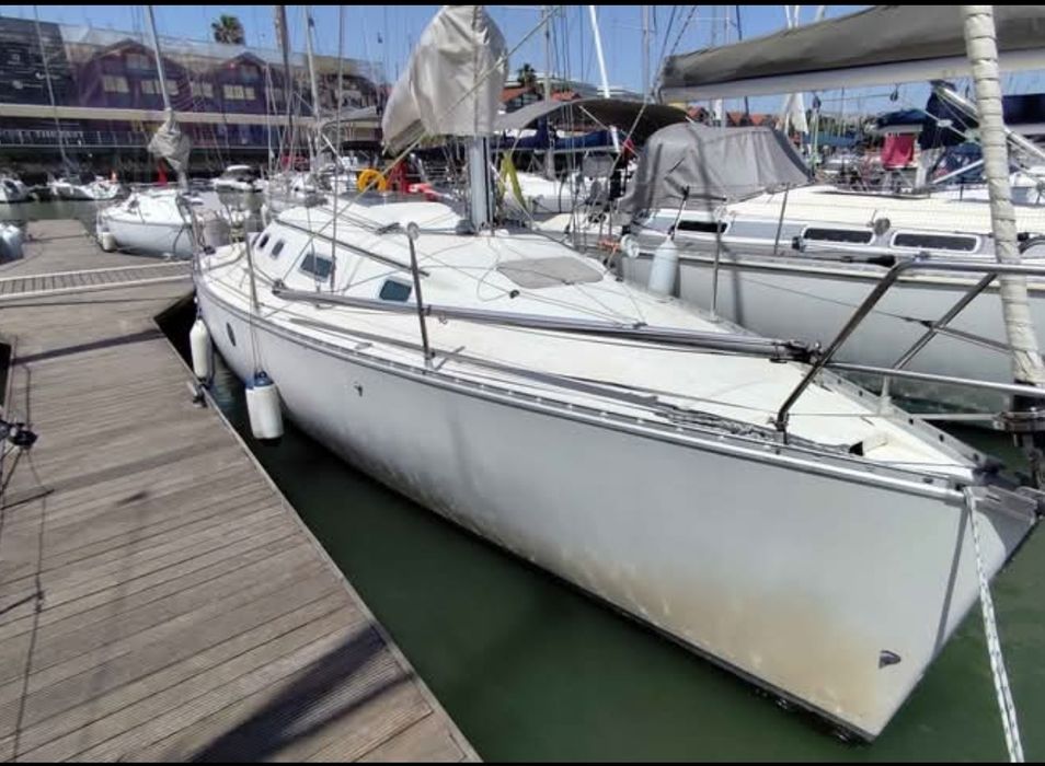Veleiro Beneteau First 310 com lugar anual