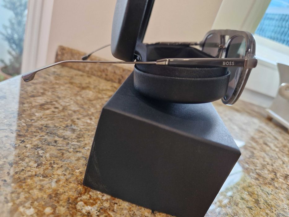 Okulary przeciwsłoneczne BOSS 1356/SKB7/Z1 fantazyjny grafit z tytanem