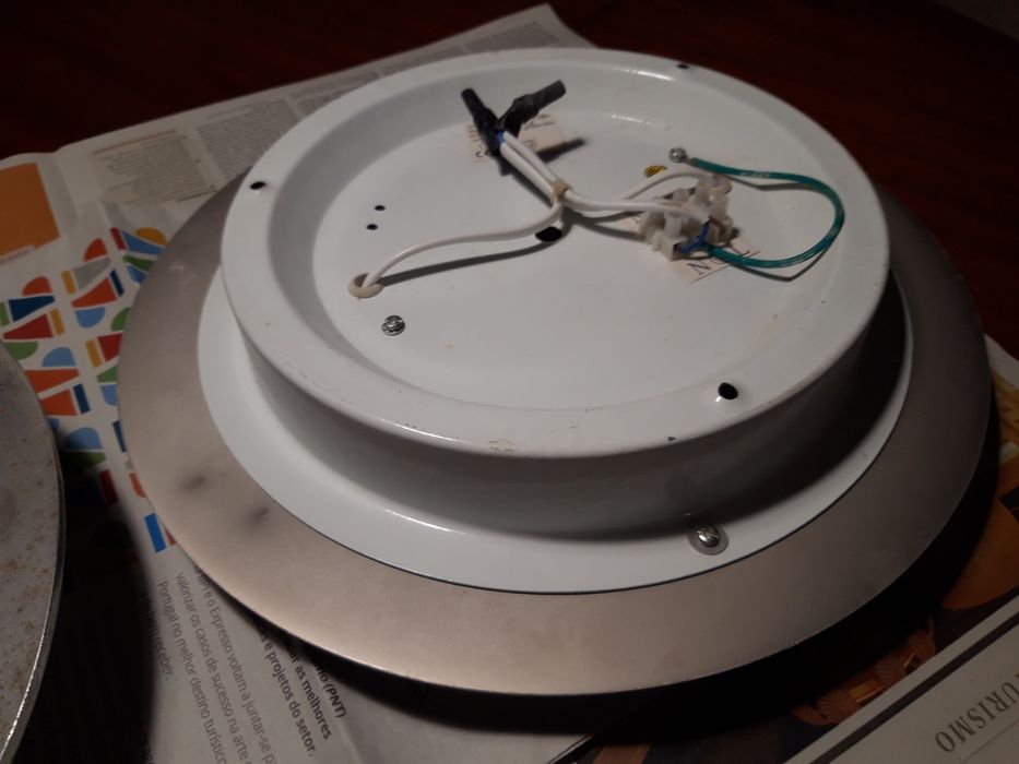 2 Focos/Candeeiros de fixar na parede