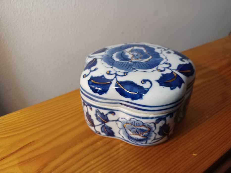 Caixa em porcelana