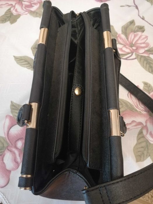 Torebka z paskiem na ramię i w rękę