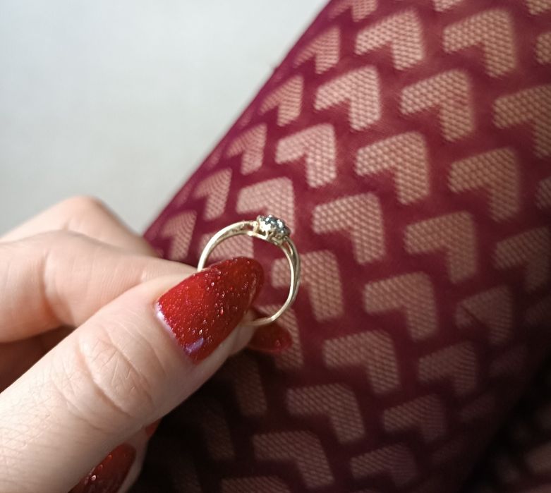 Pierścionek złoty z brylantami 16,1 mm