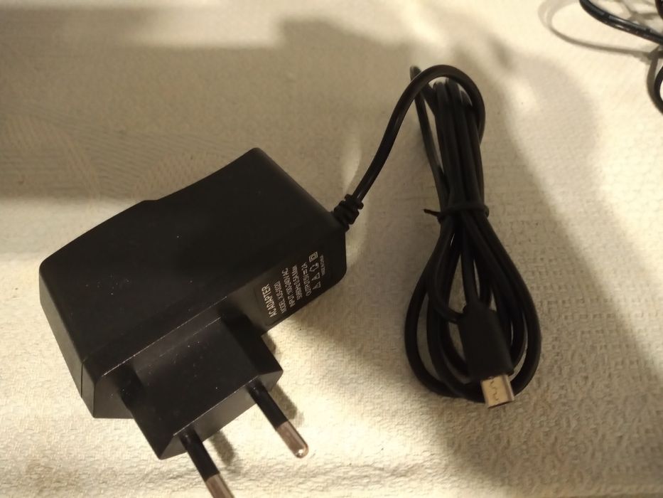 Продам зарядки к телефонам