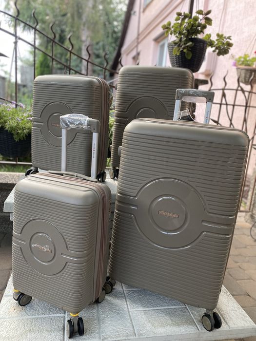 Валіза Three Birds ,преміум якість. Великий асортимент різних валіз.