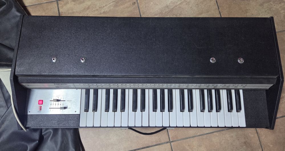 Organy Unitra Eltra KWE Żaczek