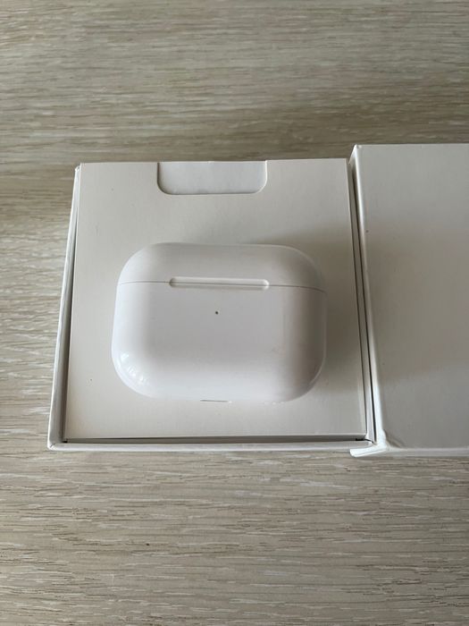 Зарядний кейс, футляр від Apple AirPods Pro