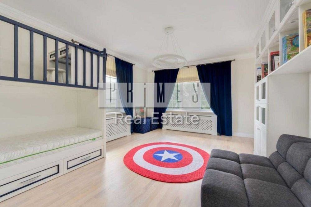 Продаж сучасного котеджу, з терасою та басейном, Романків